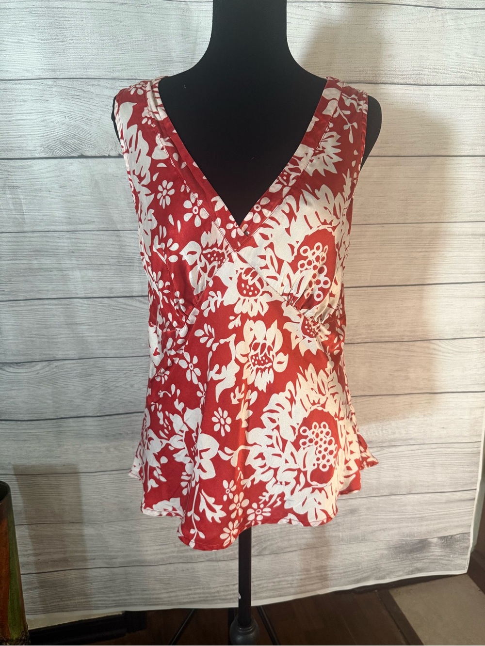 Mossimo Supply Co. Red & White Floral V-Neck Camisole